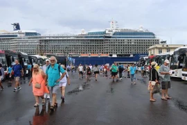Un bateau de croisière amène 3.000 touristes étrangers dans des localités du Centre