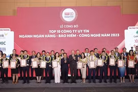 Vietnam Report annonce le Top 10 des banques, assurances et entreprises numériques les plus prestigieuses