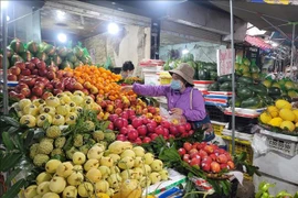 Les marchés sont occupés avant le Têt Vu Lan