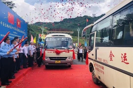 Lancement d’un service de transport routier de passagers entre le Vietnam et la Chine