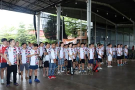 Tournoi de badminton pour les Vietnamiens au Laos 2023