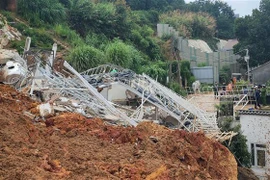 Glissement de terrain à Da Lat : poursuite du sauvetage