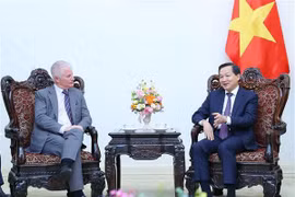 Warburg Pincus sert de passerelle pour attirer les investisseurs étrangers au Vietnam