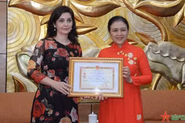 L'ambassadrice de Bulgarie au Vietnam à l'honneur
