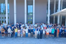 Quy Nhon accueille l’École d’été avancée en théorie quantique des champs et gravité quantique 