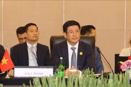 Le Vietnam à la 15e réunion des ministres de l'Économie des pays du CLMV en Indonésie