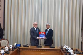 Hô Chi Minh-Ville prête à accueillir des entreprises de l'industrie des semi-conducteurs