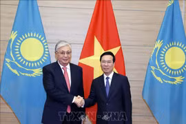 Le président du Kazakhstan achève sa visite officielle au Vietnam