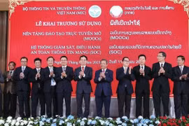 Le Vietnam aide le Laos à accélérer sa transformation numérique