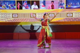 La danse classique indienne impressionne le public de Dak Lak