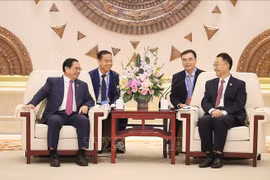 Le Premier ministre rencontre le secrétaire du Comité du PCC du Guangxi