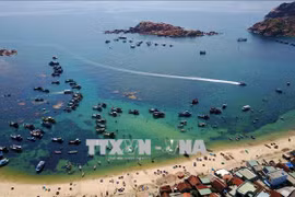 Binh Dinh cherche à renforcer sa coopération touristique avec quatre provinces méridionales du Laos