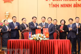 Vientiane (Laos) et Ninh Binh signent un protocole d'accord