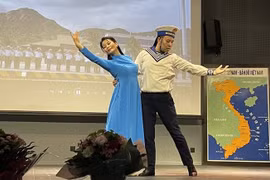 À Paris, rencontre sur Truong Sa des Vietnamiens résidant en Europe