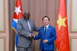 Le vice-Premier ministre Tran Hong Ha rencontre des dirigeants cubains