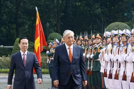 Cérémonie d'accueil du président kazakh Kassym-Jomart Tokayev à Hanoï