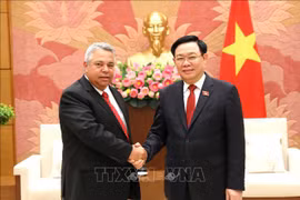 Le président de l'AN reçoit le secrétaire général du Centre des travailleurs cubains