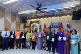 Des Viet-kieu en Thaïlande s’orientent vers les eaux et les îles de leur pays d’origine