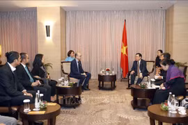 Le président de l’AN du Vietnam reçoit des dirigeants de groupes économiques indonésiens