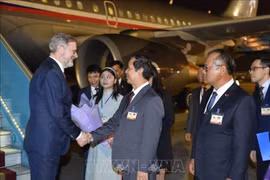 Le Premier ministre tchèque commence sa visite officielle au Vietnam
