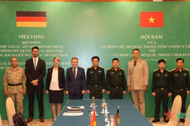 Vietnam-Allemagne : Promouvoir la coopération dans les domaines du droit militaire et de la défense