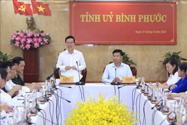 Le président travaille avec le Comité du Parti de la province de Binh Phuoc