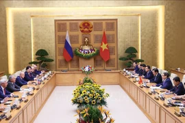Le Premier ministre Pham Minh Chinh rencontre le président de la Douma d'État russe