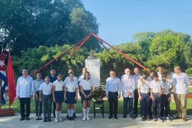 Le Vietnam et Cuba renforcent leurs liens dans le secteur de la communication