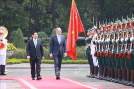 Cérémonie d'accueil solennelle du Premier ministre australien à Hanoi