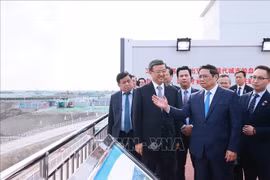 Le PM Pham Minh Chinh visite la nouvelle zone de de Xiongan en Chine