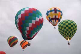 Le festival de montgolfières attire de nombreux touristes à Binh Thuân