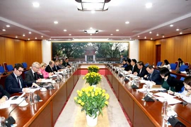 Le Vietnam et la France discutent de la finance verte et de la transition énergétique