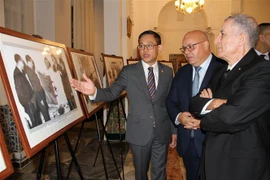 Le Vietnam affirme ses relations étroites avec l'Algérie