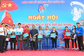 Khanh Hoa: ​Fête de la jeunesse pour la mer et les îles de la Patrie