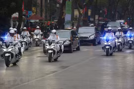 Le président Kim Jong-un visite l'ambassade de la RPDC à Hanoi