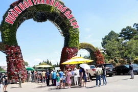 Un grand nombre de touristes vers Da Lat durant les jours fériés