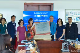 Réception d'album de photos des métiers au Vietnam au début du XXe siècle