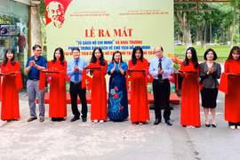 Inauguration d’une salle d’exposition de livres sur le Président Hô Chi Minh à Hanoï