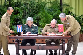 Dialogue Vietnam - Cuba sur la politique de défense