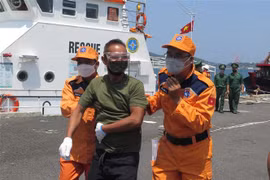 Khanh Hoa: un marin philippin en détresse ramené sur la terre ferme
