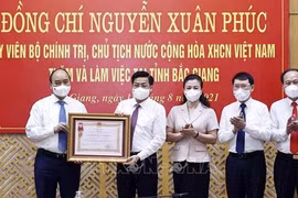 Covid-19 : le président décerne l’Ordre du Travail de 3e classe à Bac Giang
