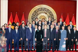La présidente de l’AN Nguyên Thi Kim Ngân rencontre la communauté vietnamienne en Chine