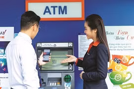 Le Vietnam s’oriente vers le paiement sans numéraire