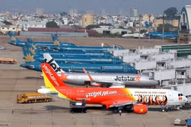 Les transporteurs aériens nationaux améliorent leur ponctualité