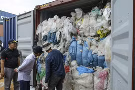 L'Indonésie va renvoyer 49 conteneurs de déchets en Europe et aux Etats-Unis