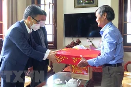 Têt: des cadeaux aux démunis à Thua Thiên - Huê et à Tây Ninh