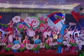 Echange d’amitié frontalière Vietnam - Laos à Quang Tri