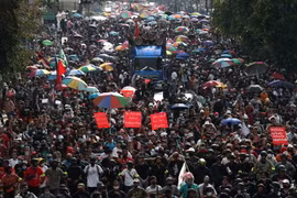 La Thaïlande promulgue un décret d'urgence pour interdire les rassemblements à Bangkok