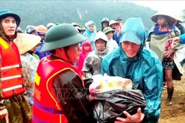 Inondations au Centre : le Front de la Patrie du Vietnam se tient aux côtés des sinistrés