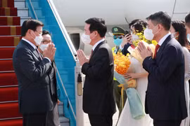 Le SG du Parti et président du Laos entame sa visite d’amitié officielle au Vietnam